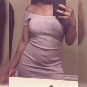 Off the shoulder dress ( 1 black 1 purple )